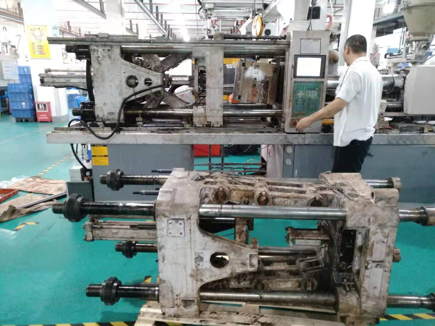 注塑機(jī)維修